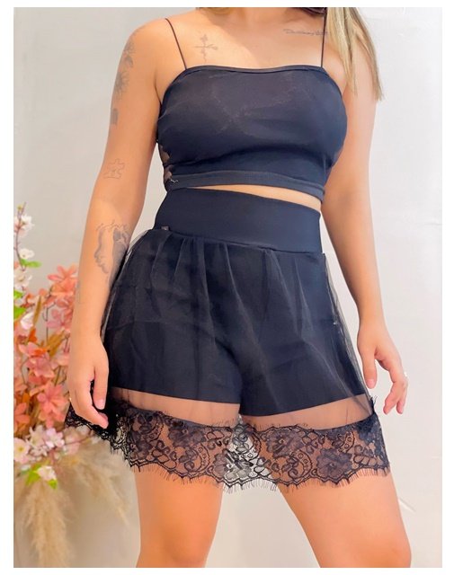 Short com saia de renda clearance por cima